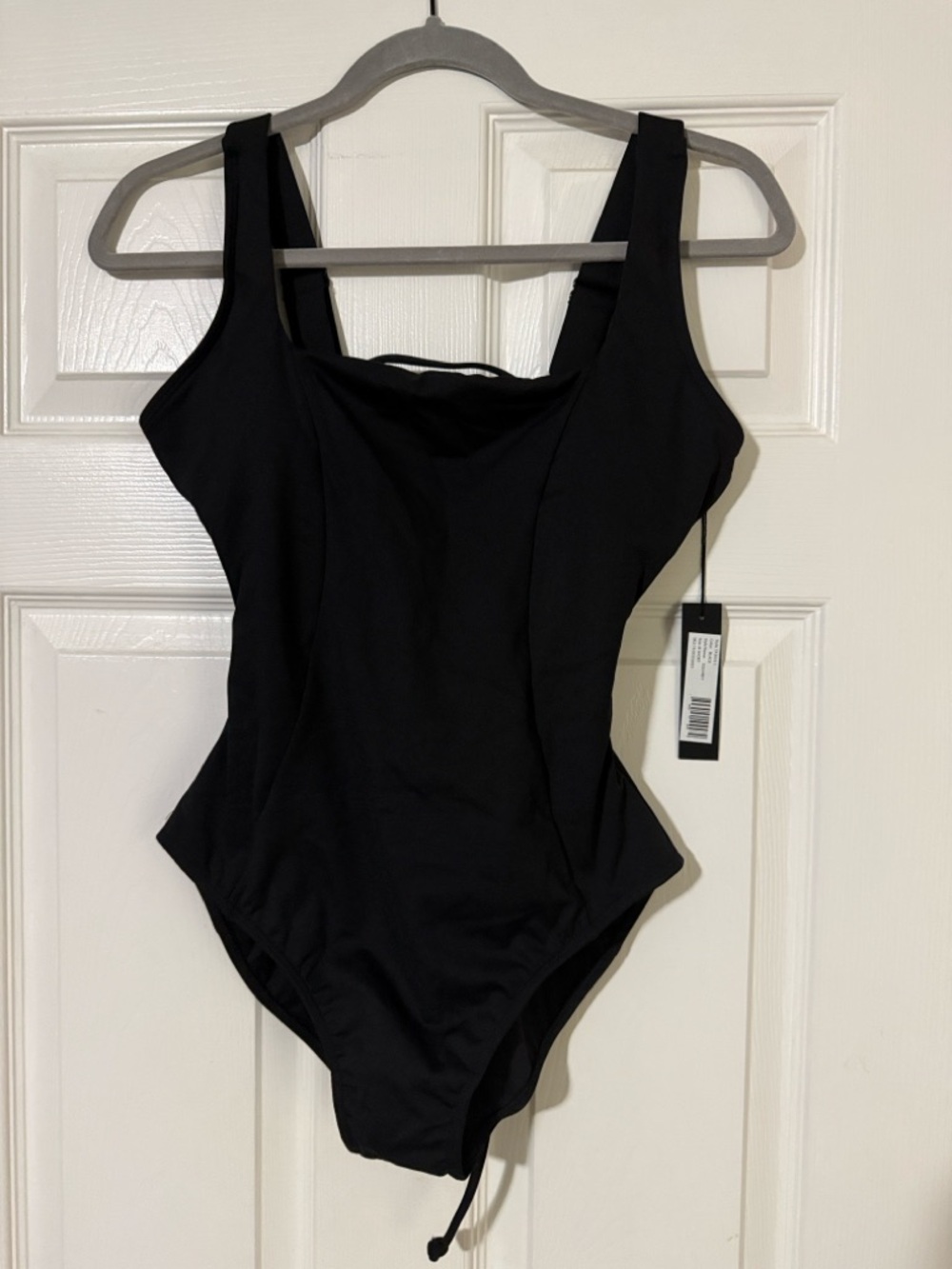 Ta3 Squarey Classic shaping Black One-Piece Swimsuit